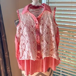 Little Girls Sleeveless Lace Front Pleated Blouse